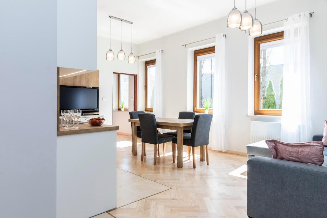 Apartament Udanypobyt Z Basenem *